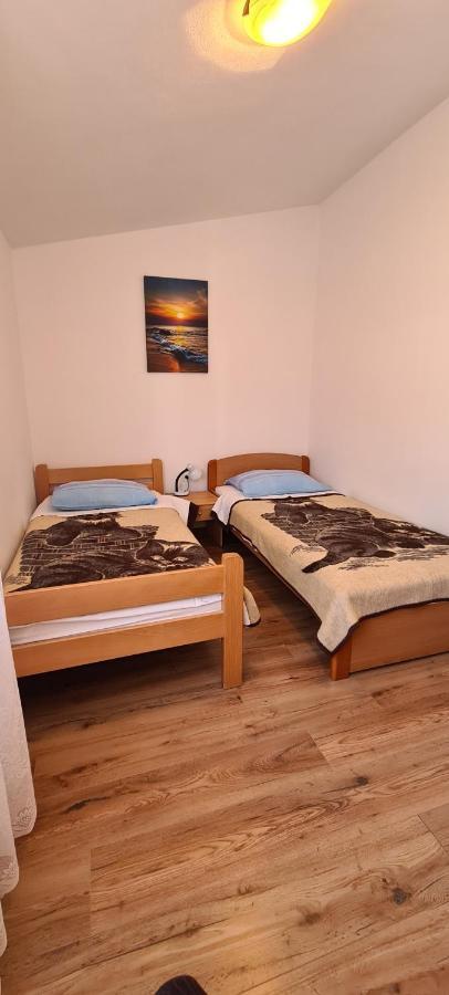 Apartments Jele Baska  Exterior photo